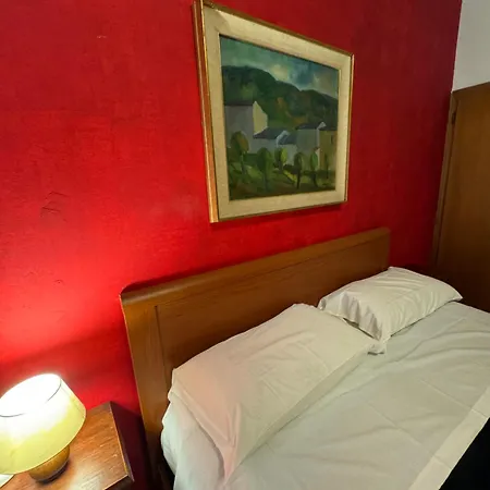 Comfortable Near Train Station *
