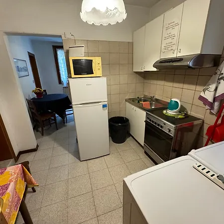 Comfortable Near Train Station Apartment