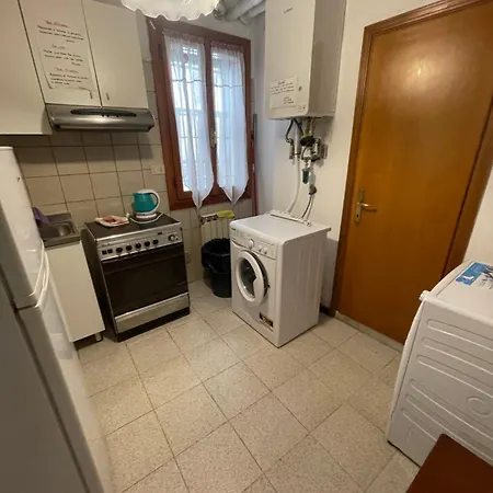 Apartment Comfortable Near Train Station