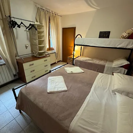 Comfortable Near Train Station Venice